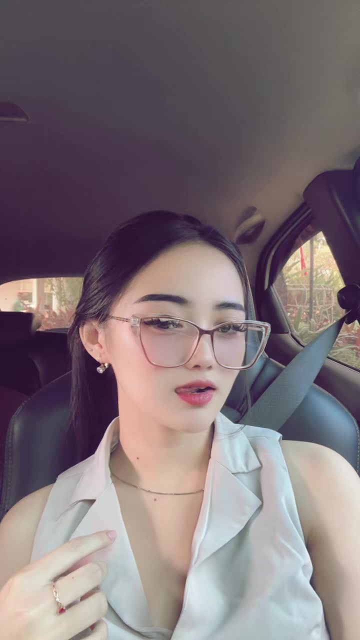 @Dj Nazlanazeela