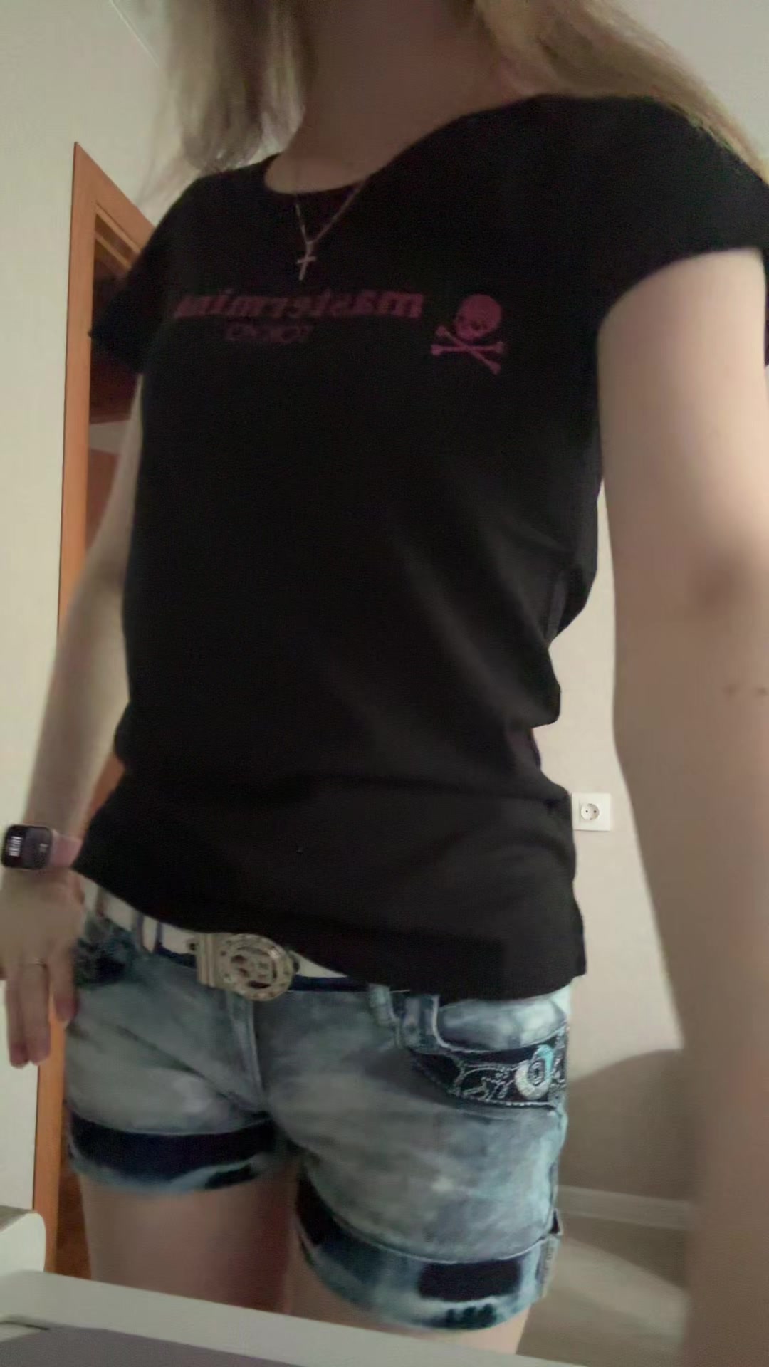 @>_*