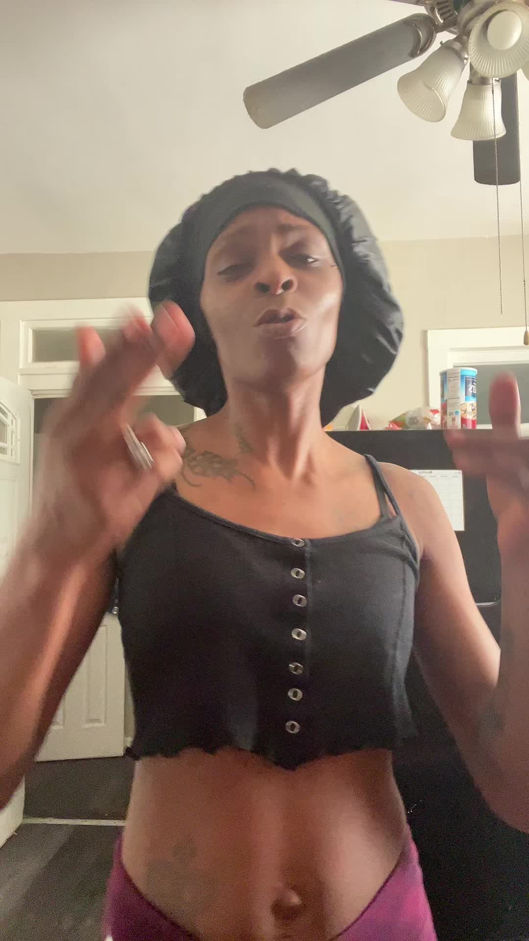 @queenpis2funny