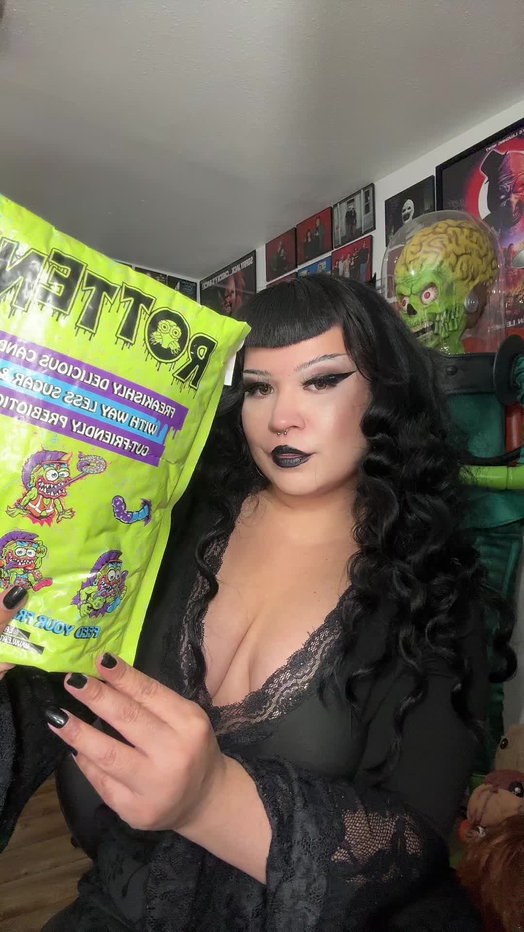 @lori_horror