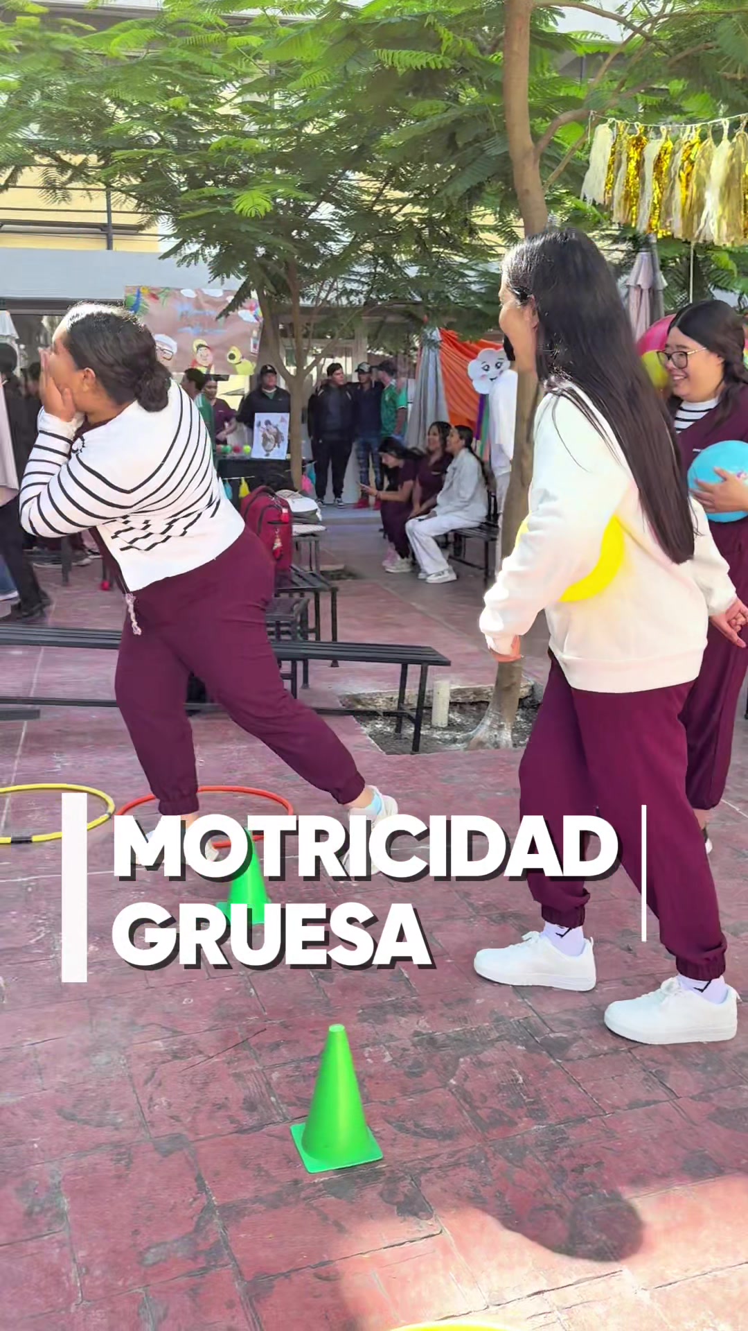 @Universidad De Yahualica