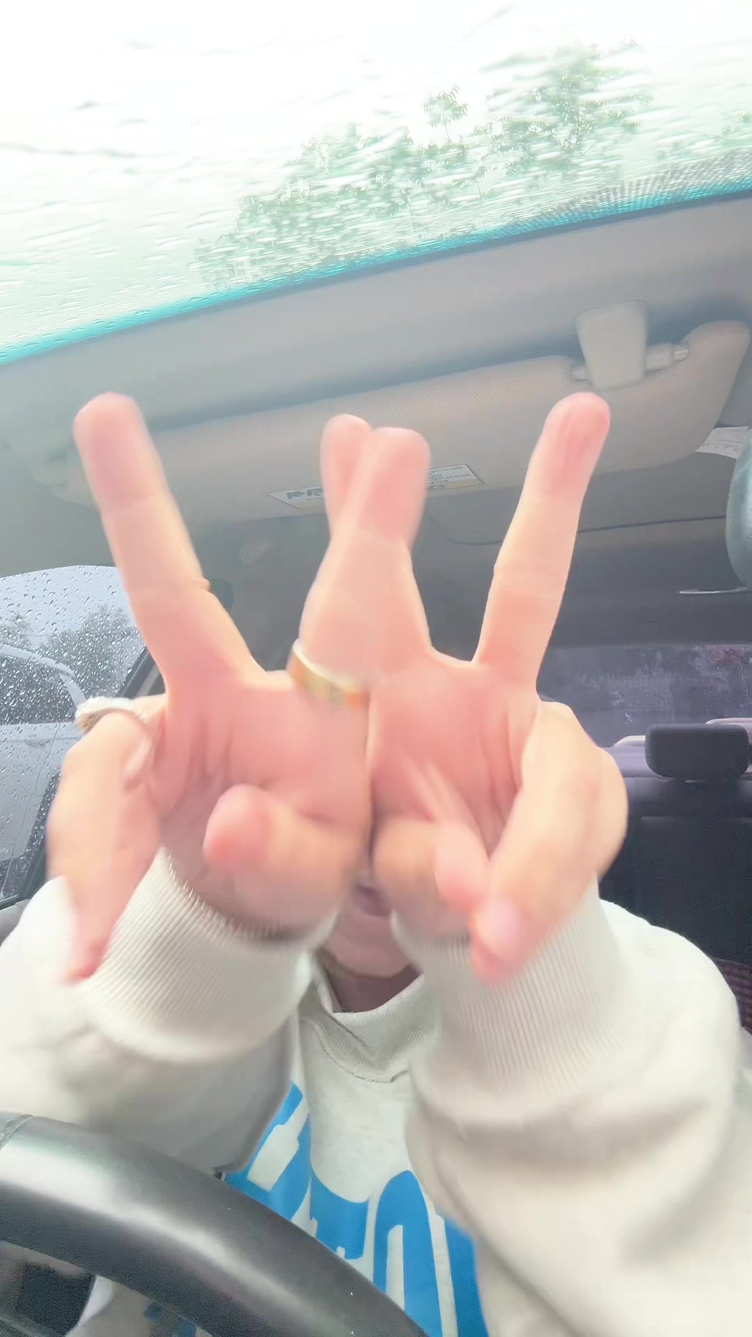 @itsavannahhope