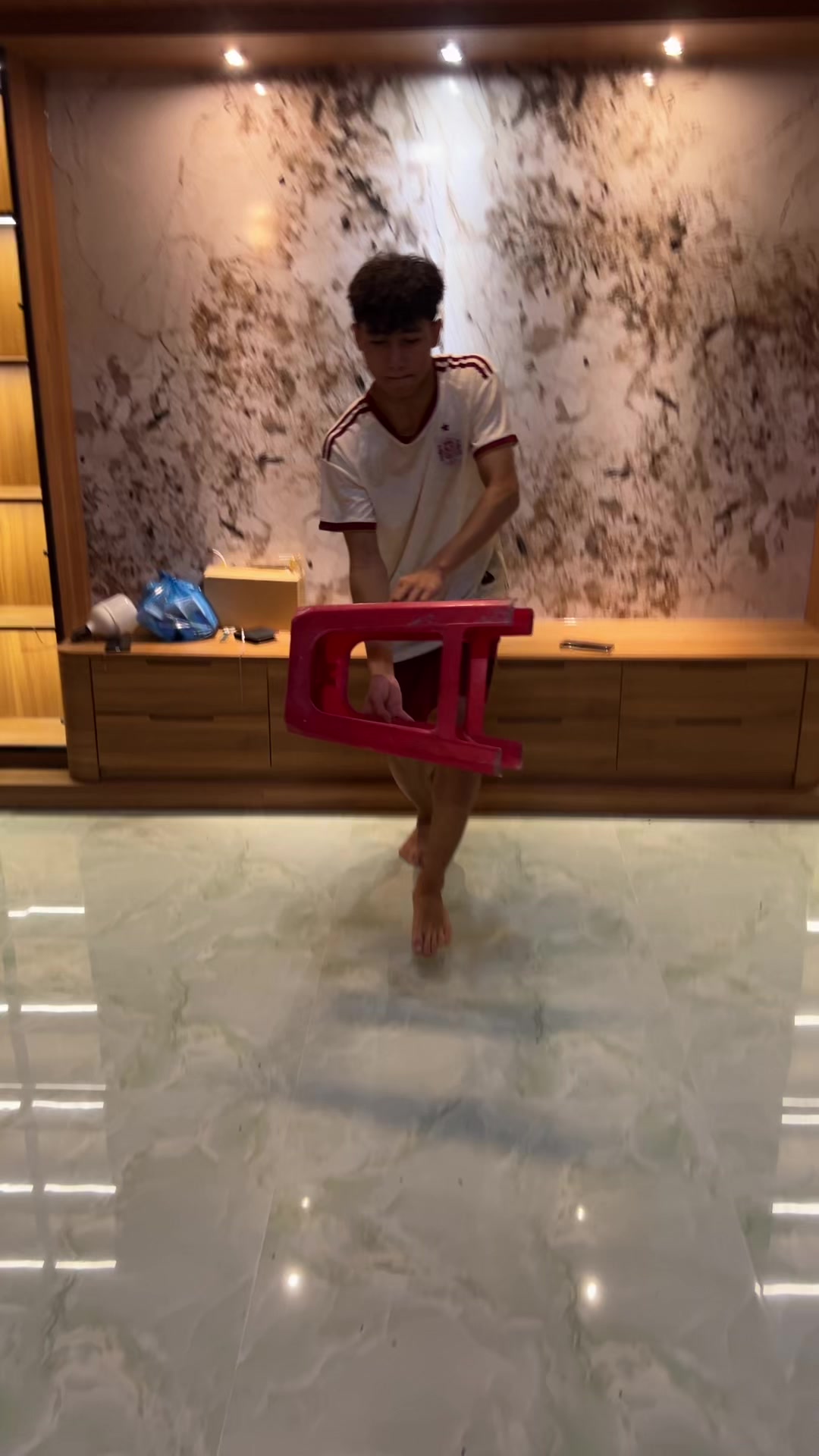 @T