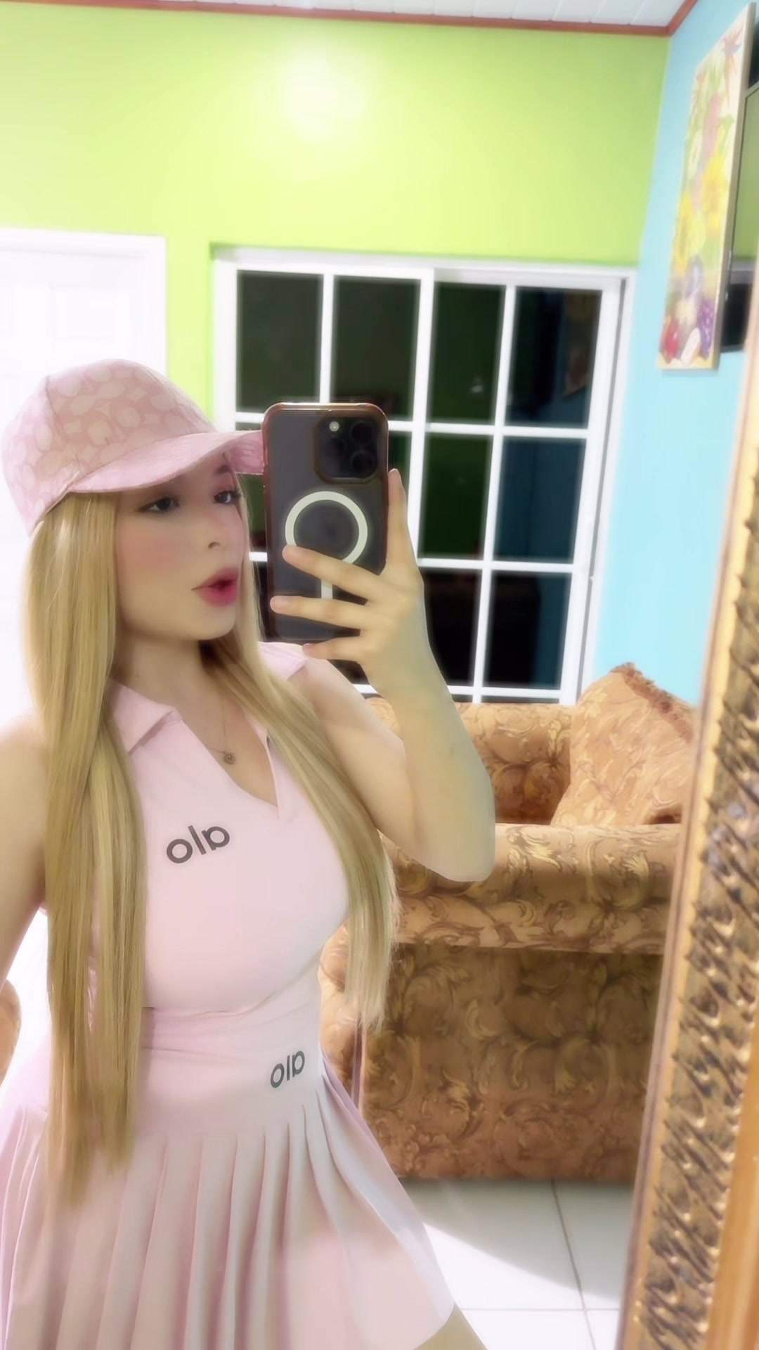 @Ana Munguia