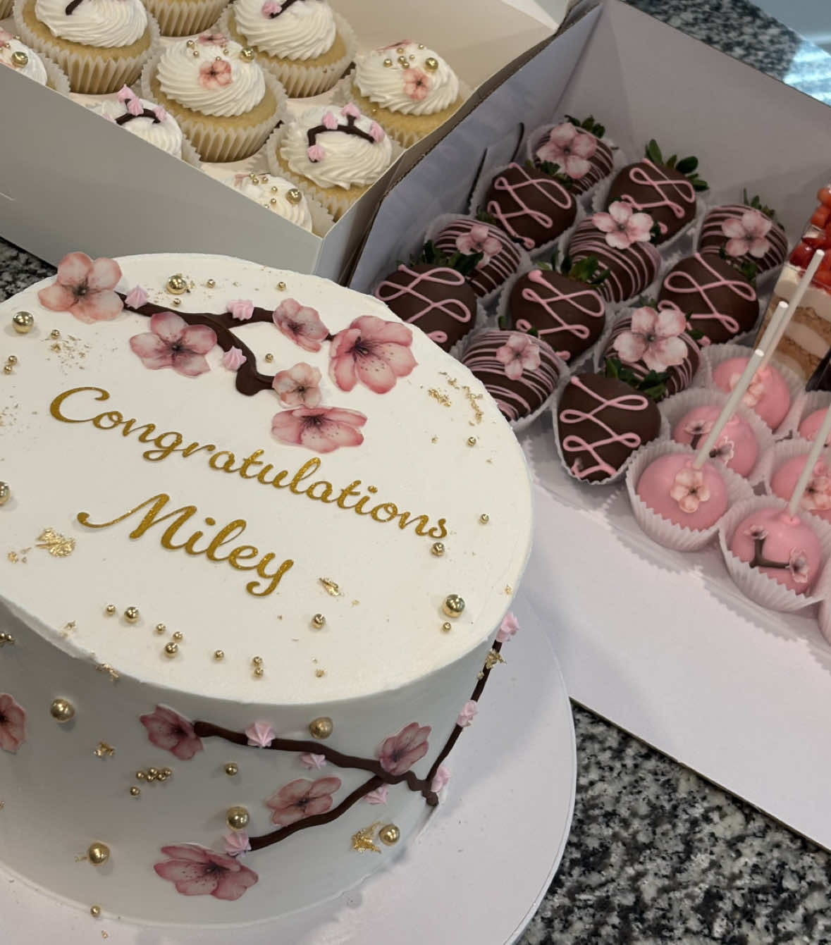 @cakedbyileana ๐