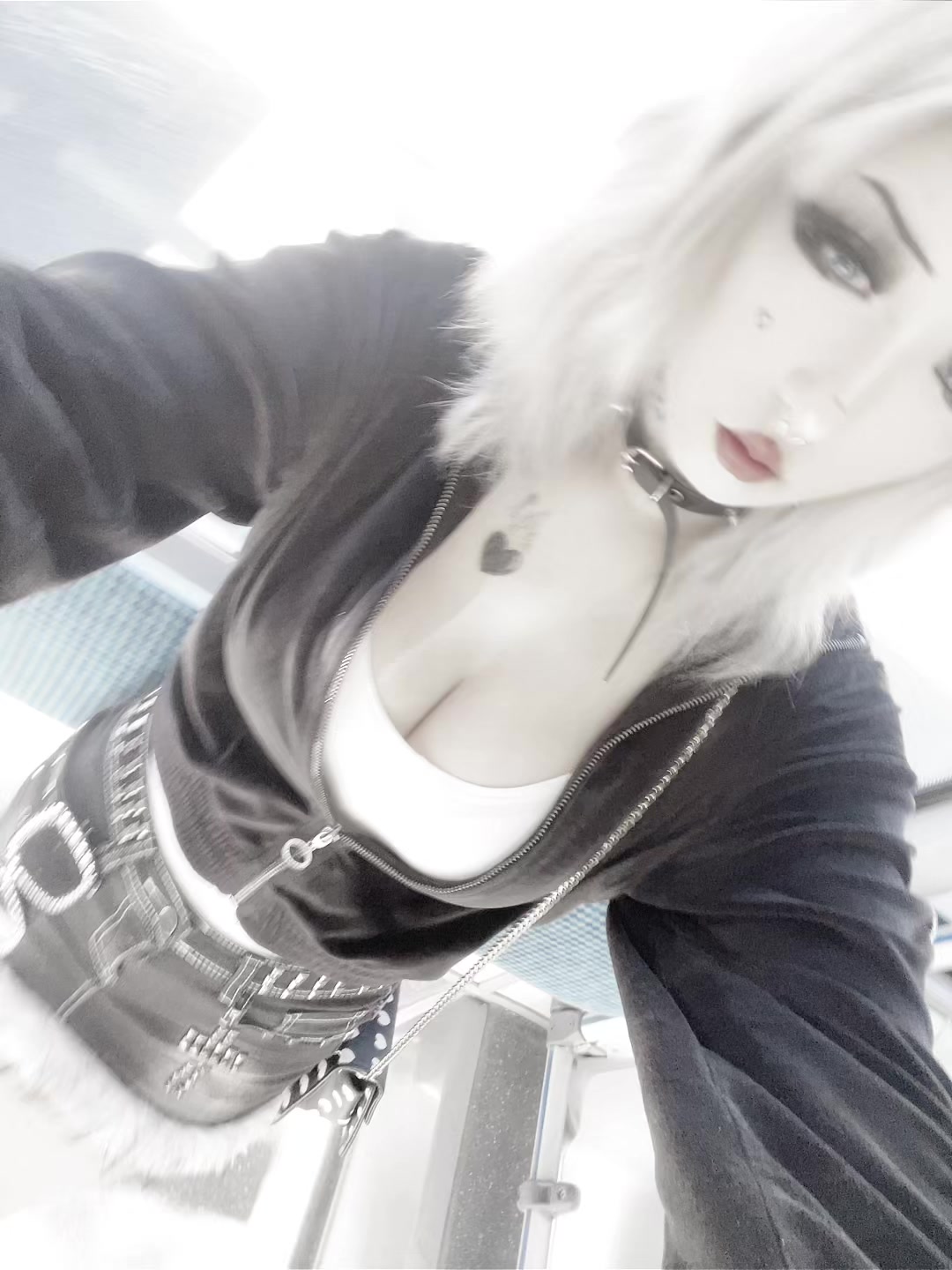 @whiiteshadow