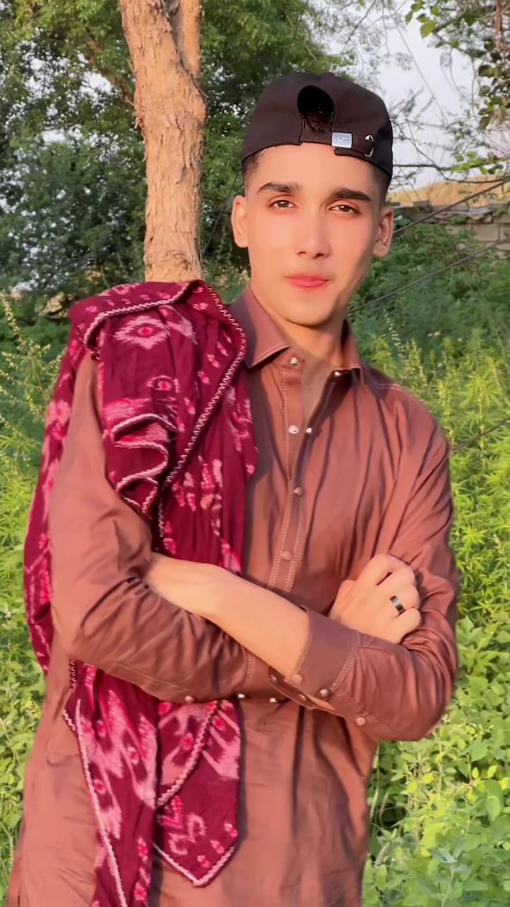 @𝑹𝑨𝒁𝒊𝒊𝒊  🤭