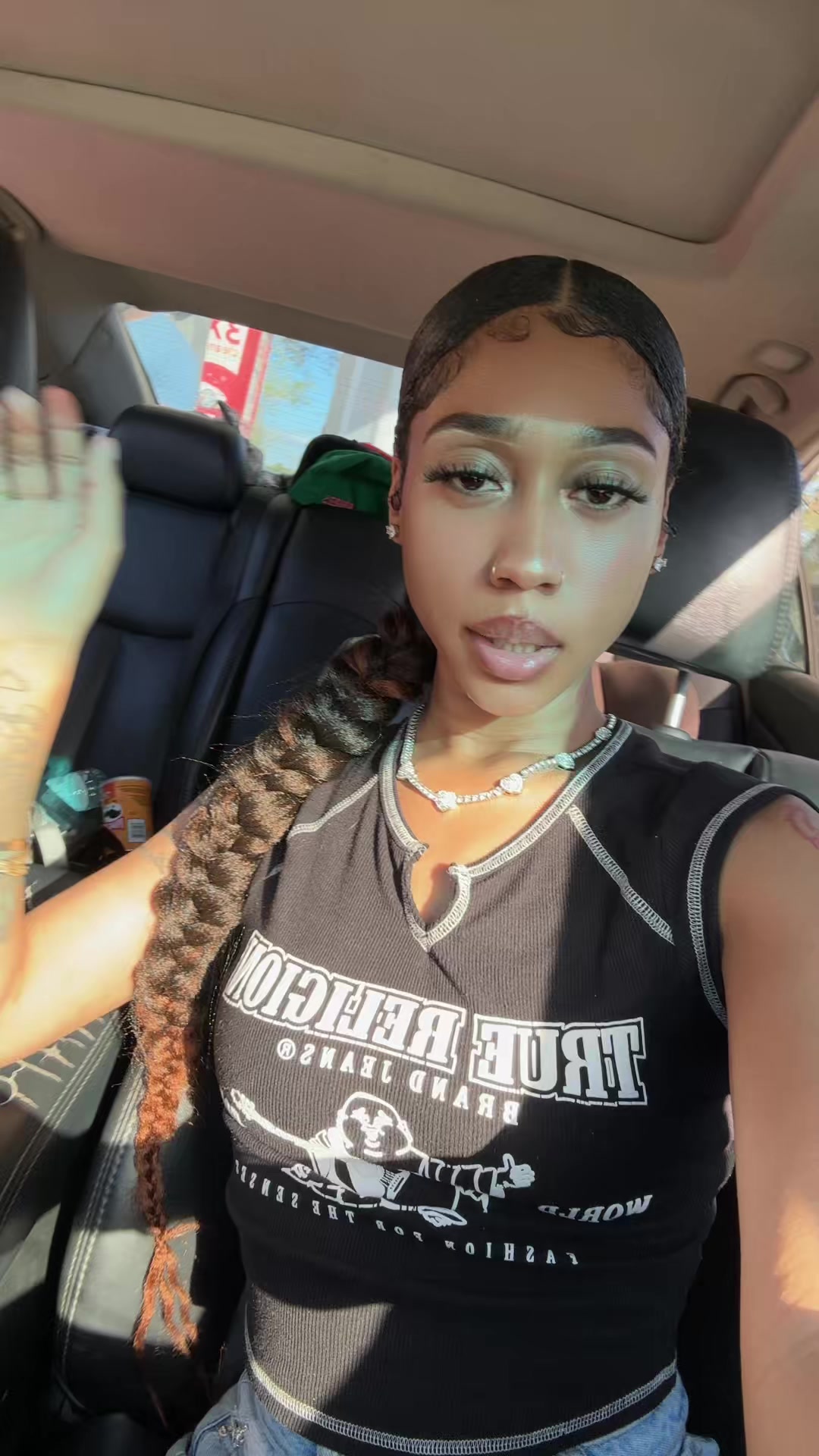 @R0YALTY ✨