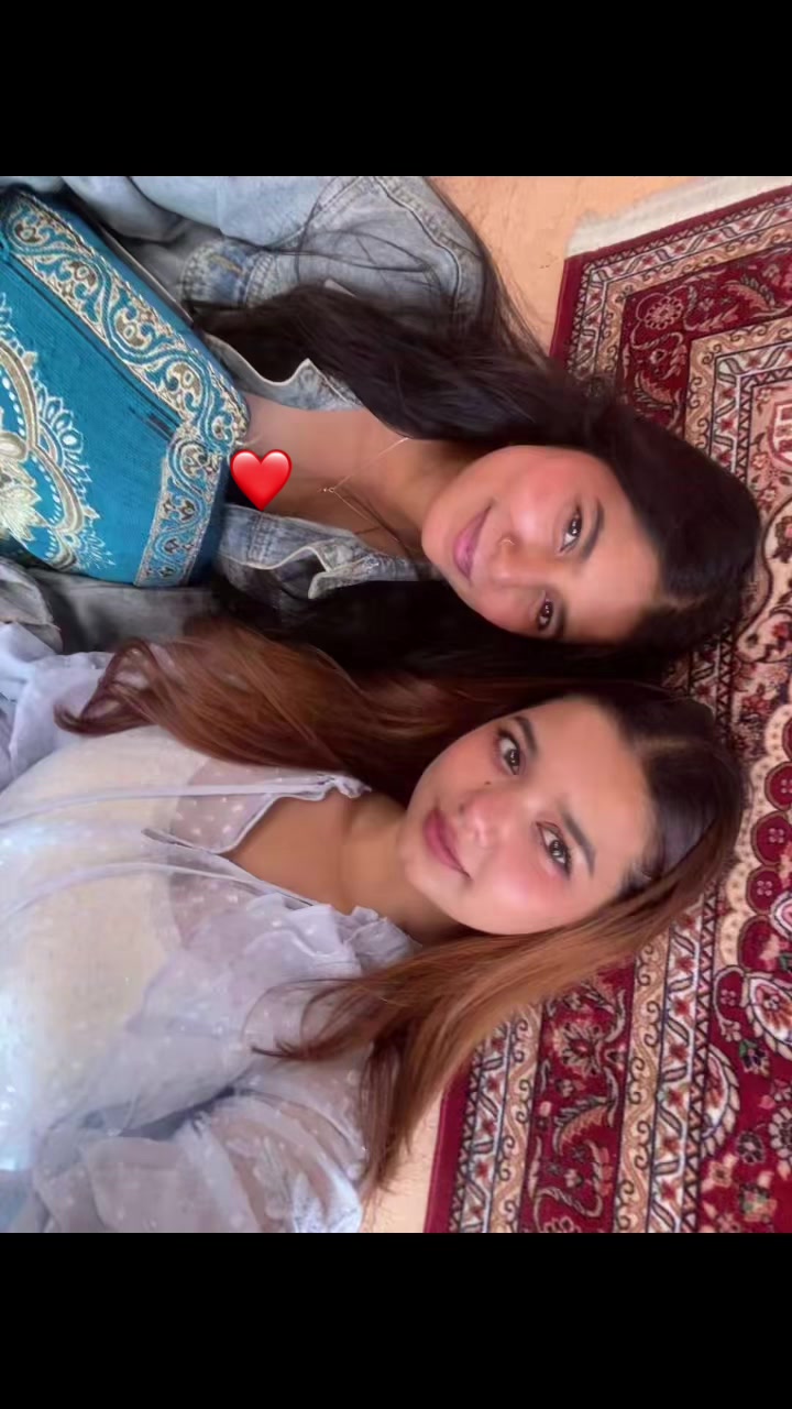 @Anushka 🎀