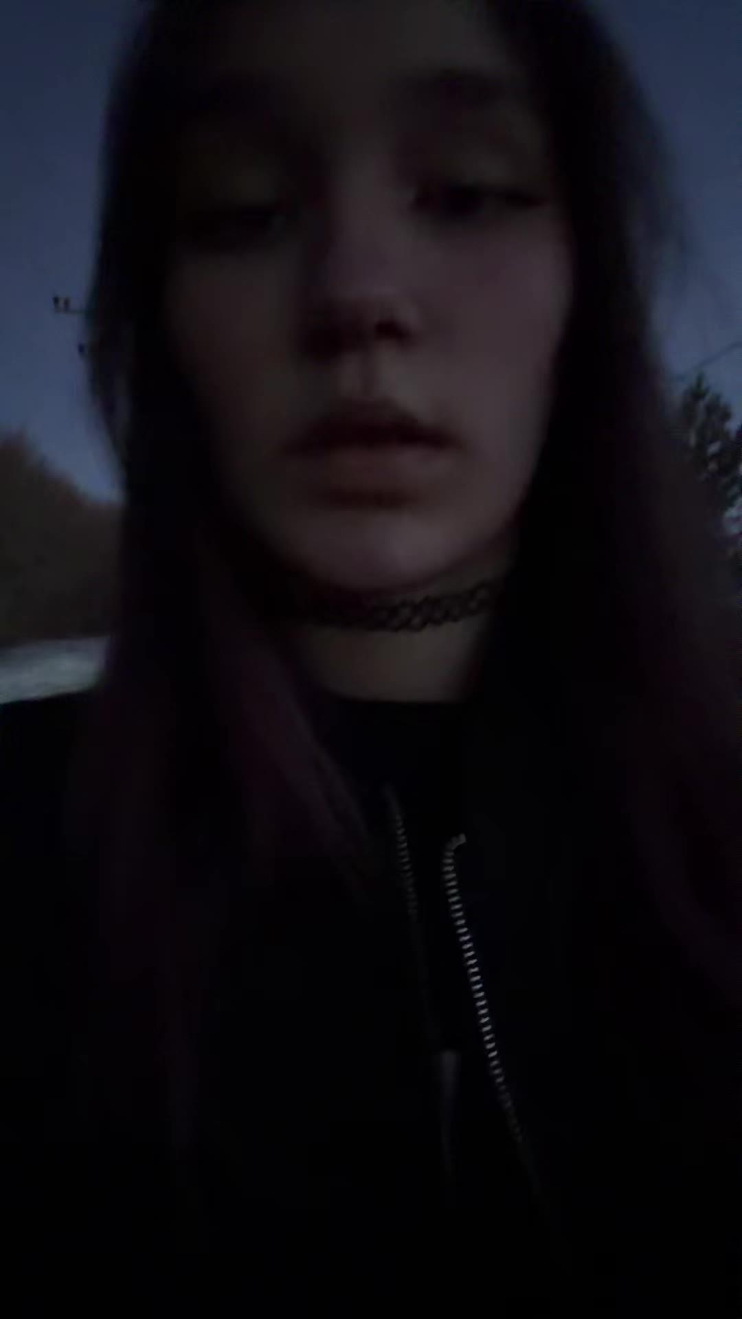 @lazyb1zzer