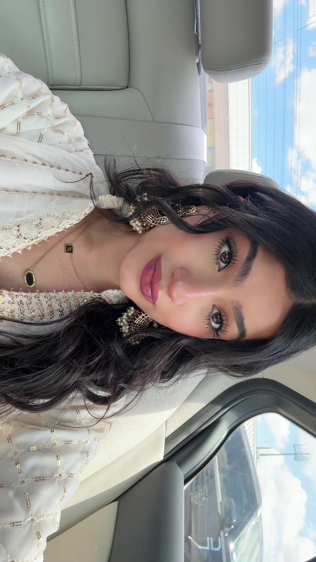 @vaneeza