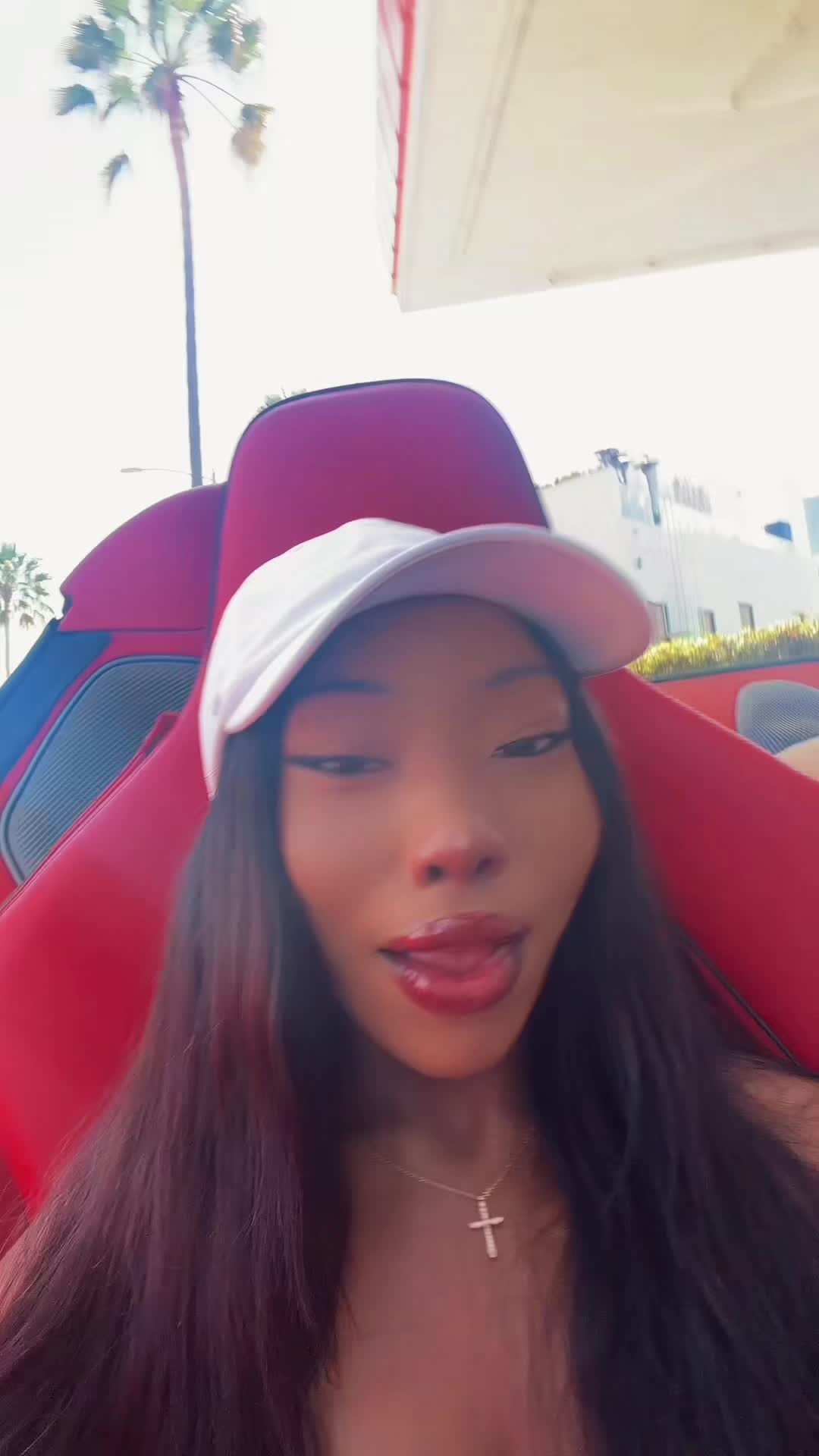 @monraehou