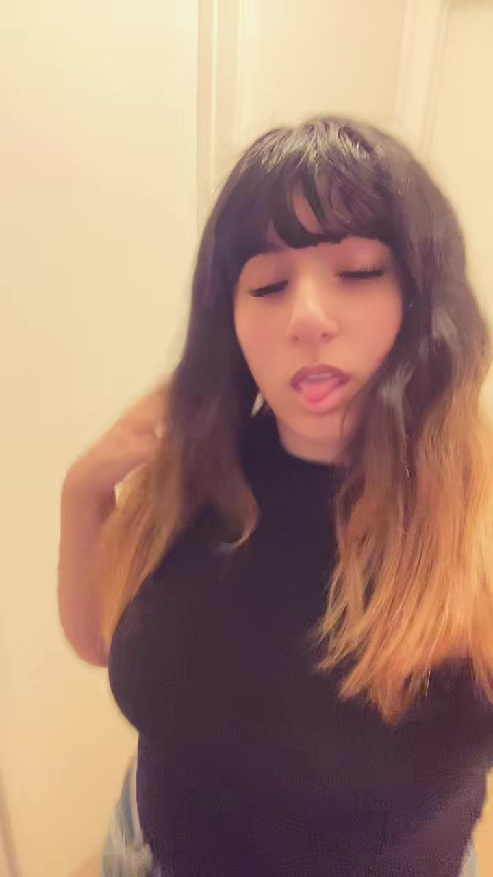 @sarahnextdoorgirl:)