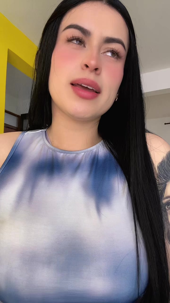 @Aleja🦦 Te Sigue