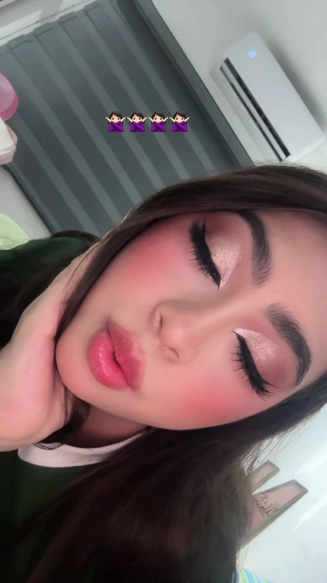 @𝓝★