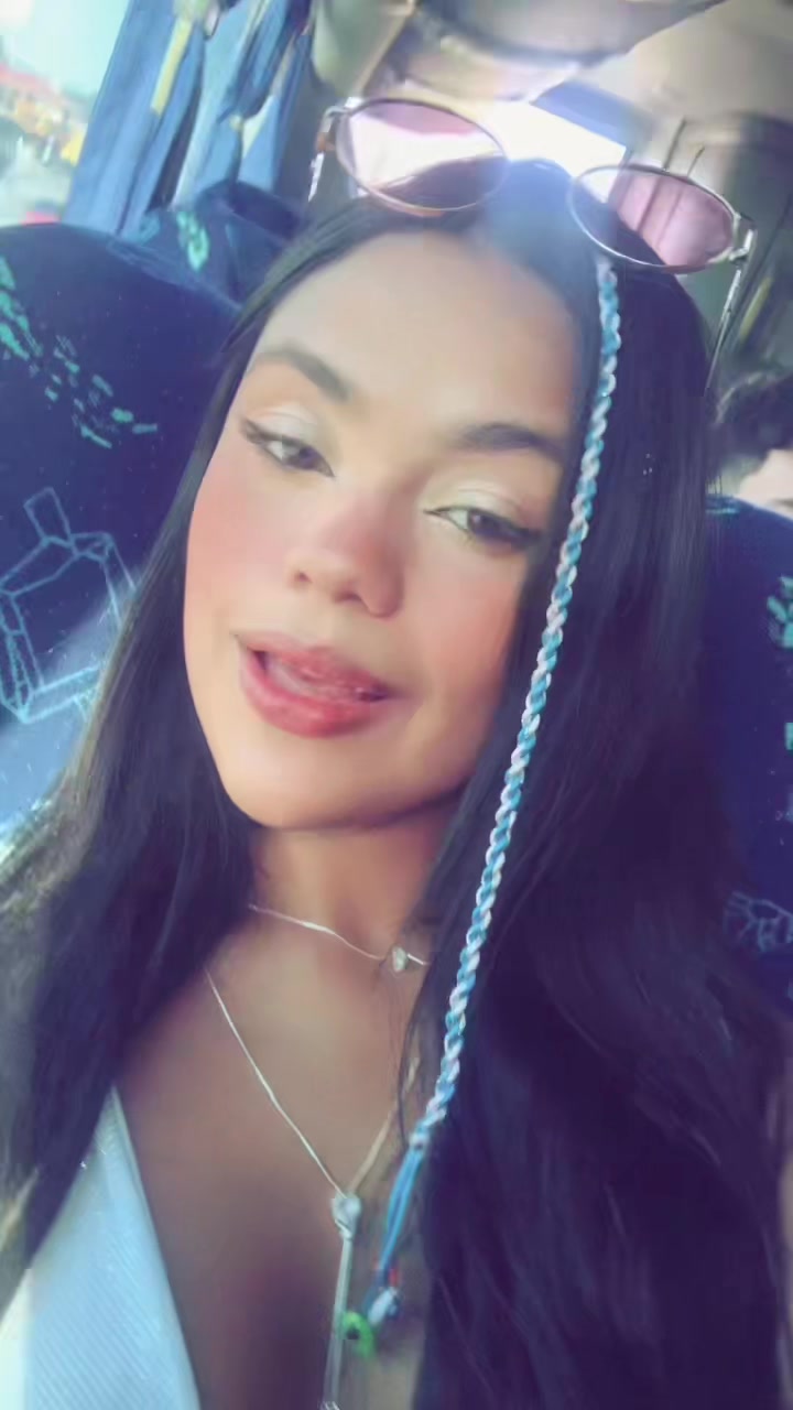 @bella