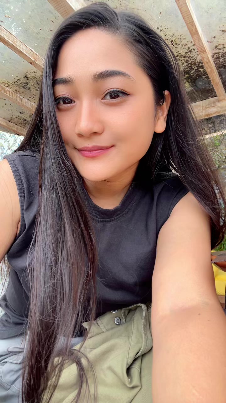 @🙂🤟🏻🫥