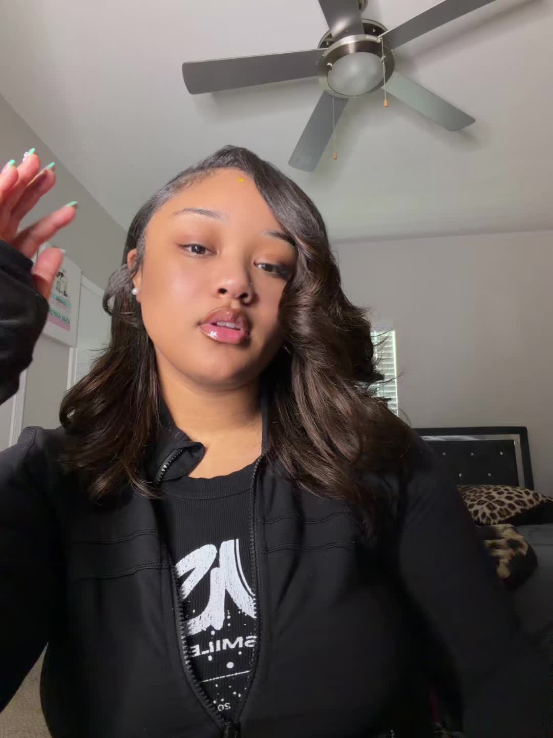 @It’s SIMONE to you b!tches