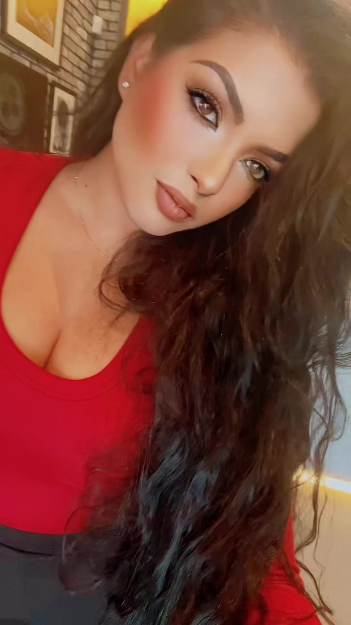 @mskristaleana