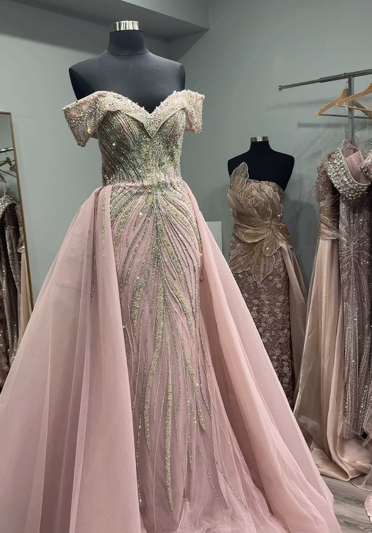 @Emerald Couture Dress Inc.