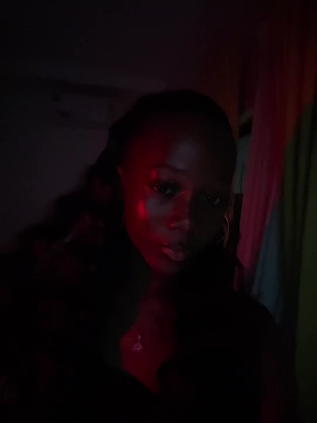 @olivia.