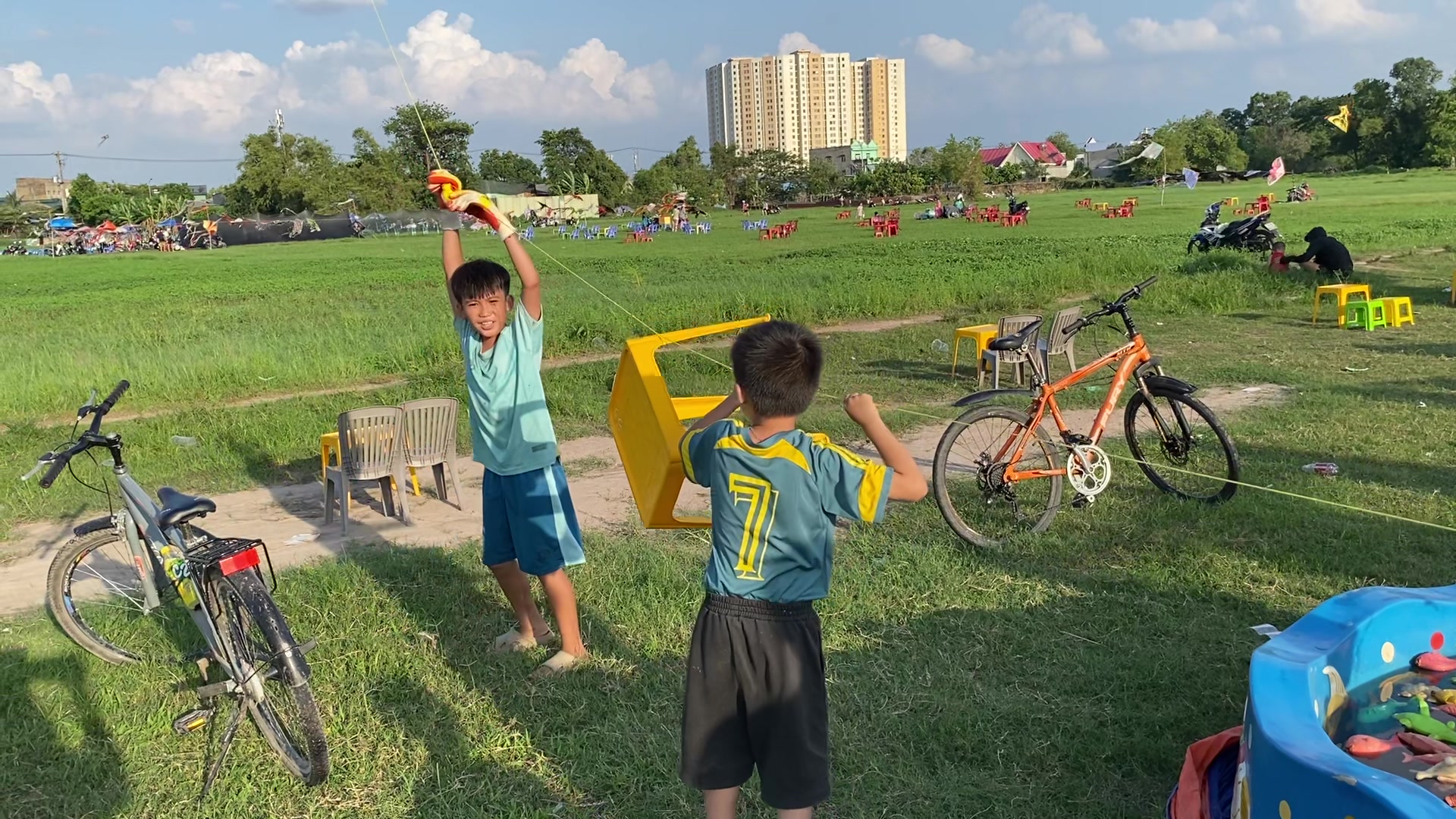 @Thả diều cùng Lợi
