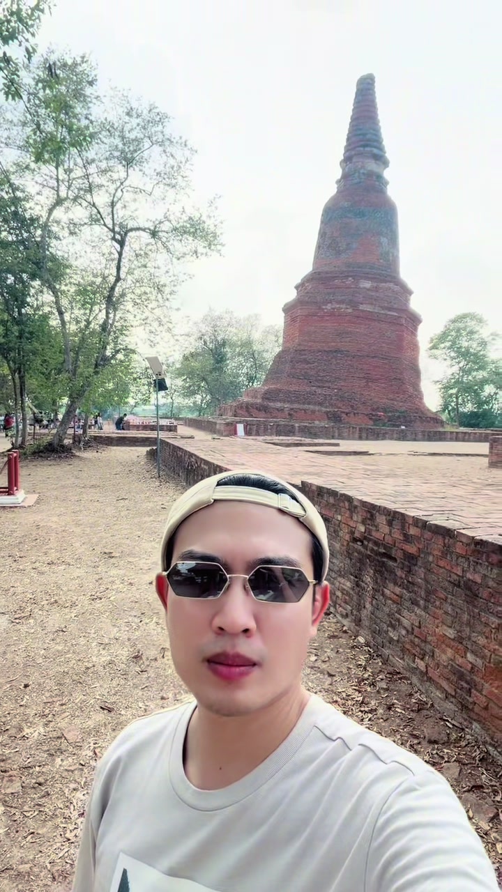 @นัท ปิยะชาติ OFFICIAL