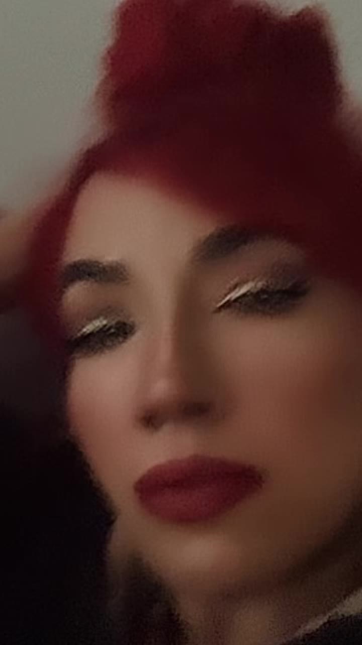 @makeupfromred