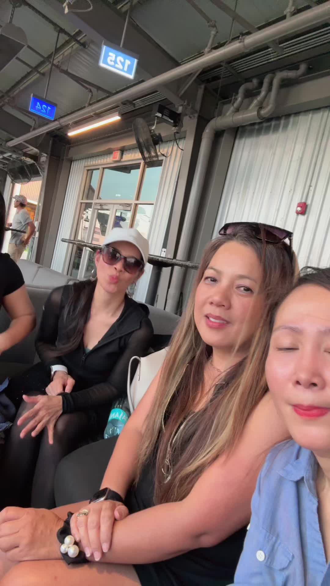 @Dayana 🇵🇭🇺🇸