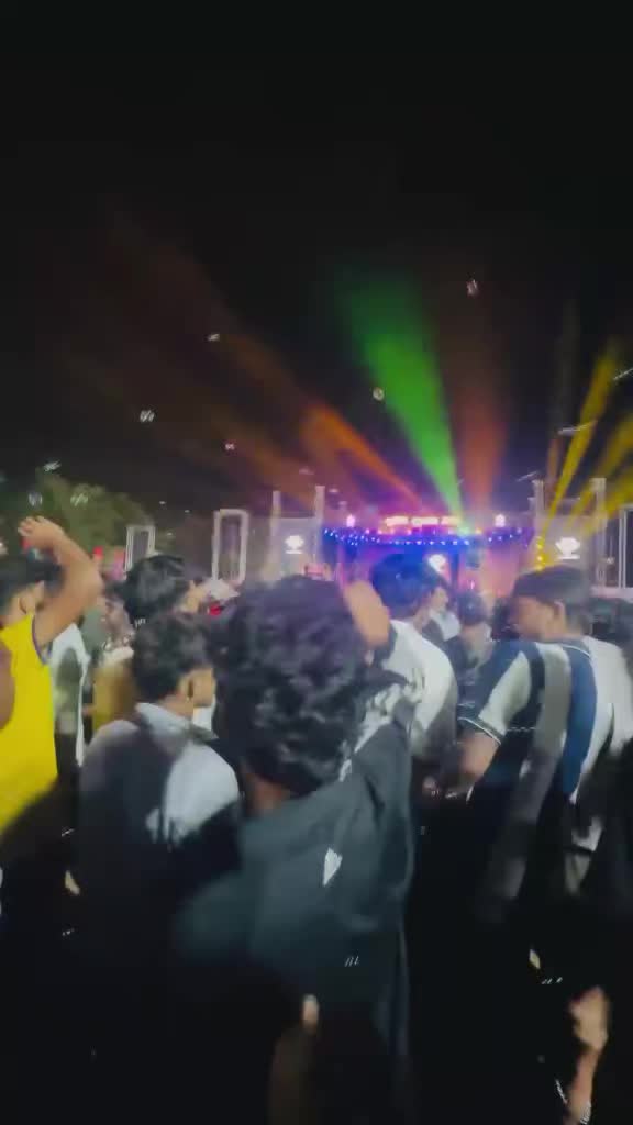 @SHANU BOY 🖤🎧