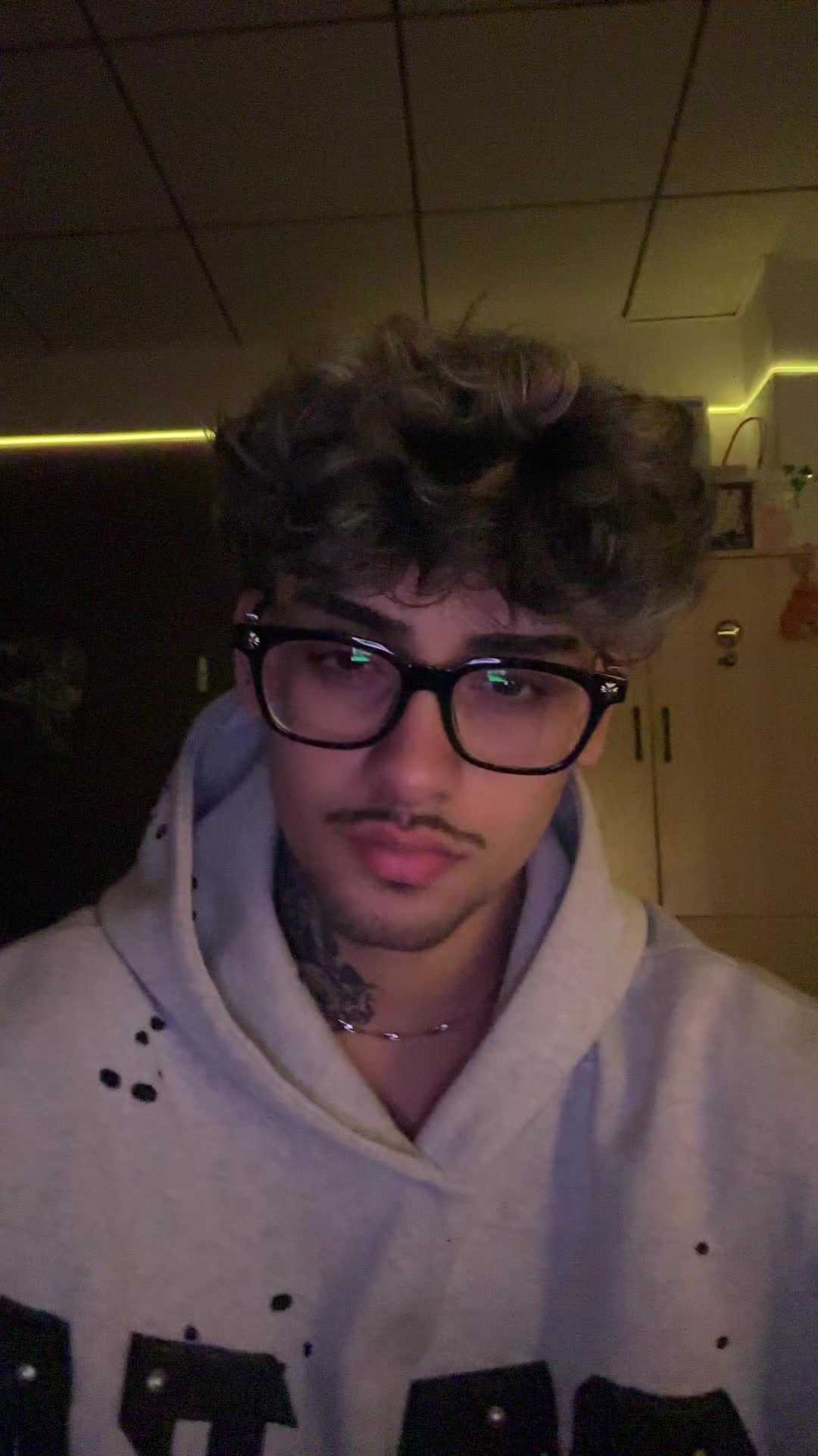 @AK🧛🏽