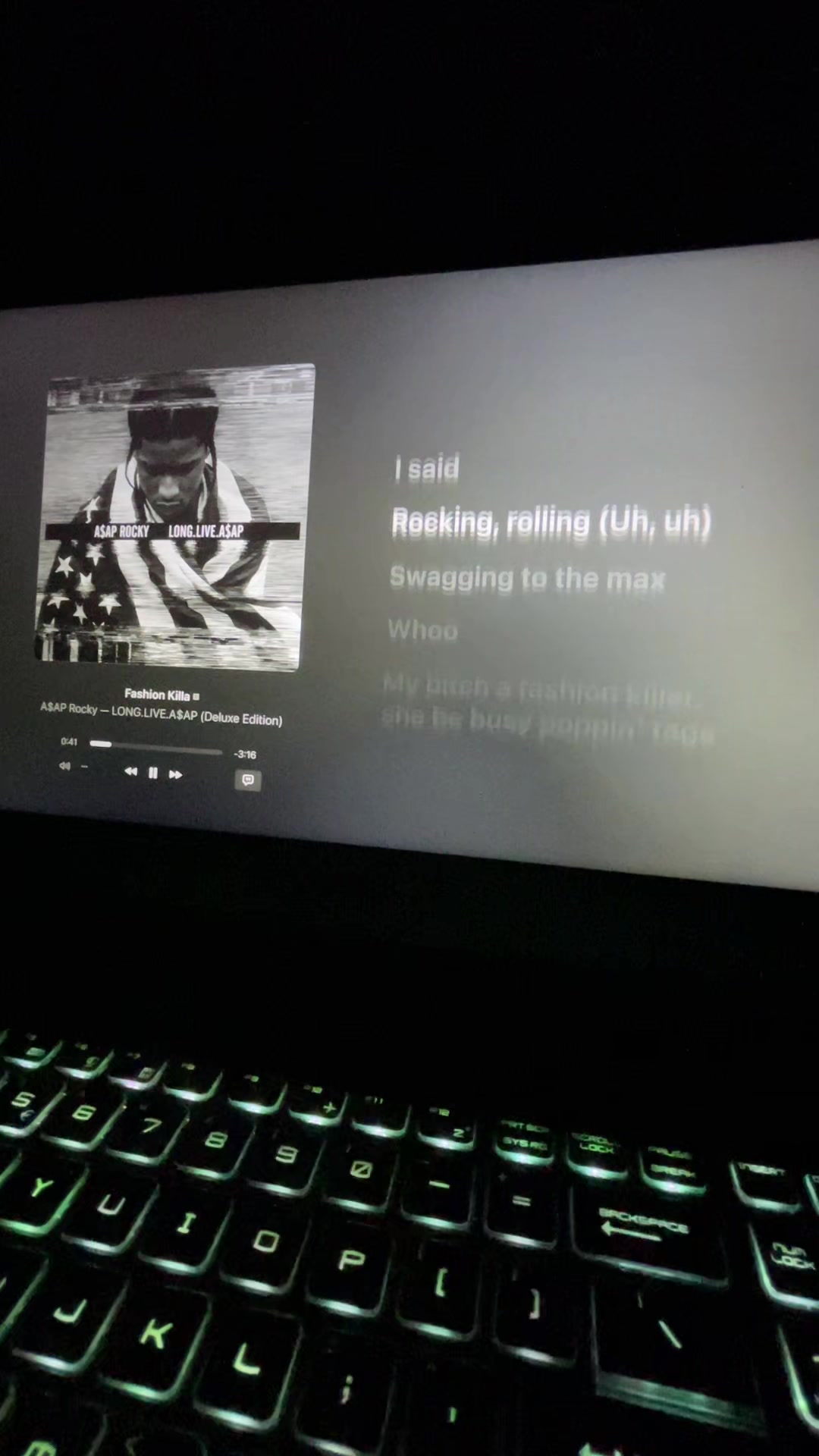 @msilaptoplyrics