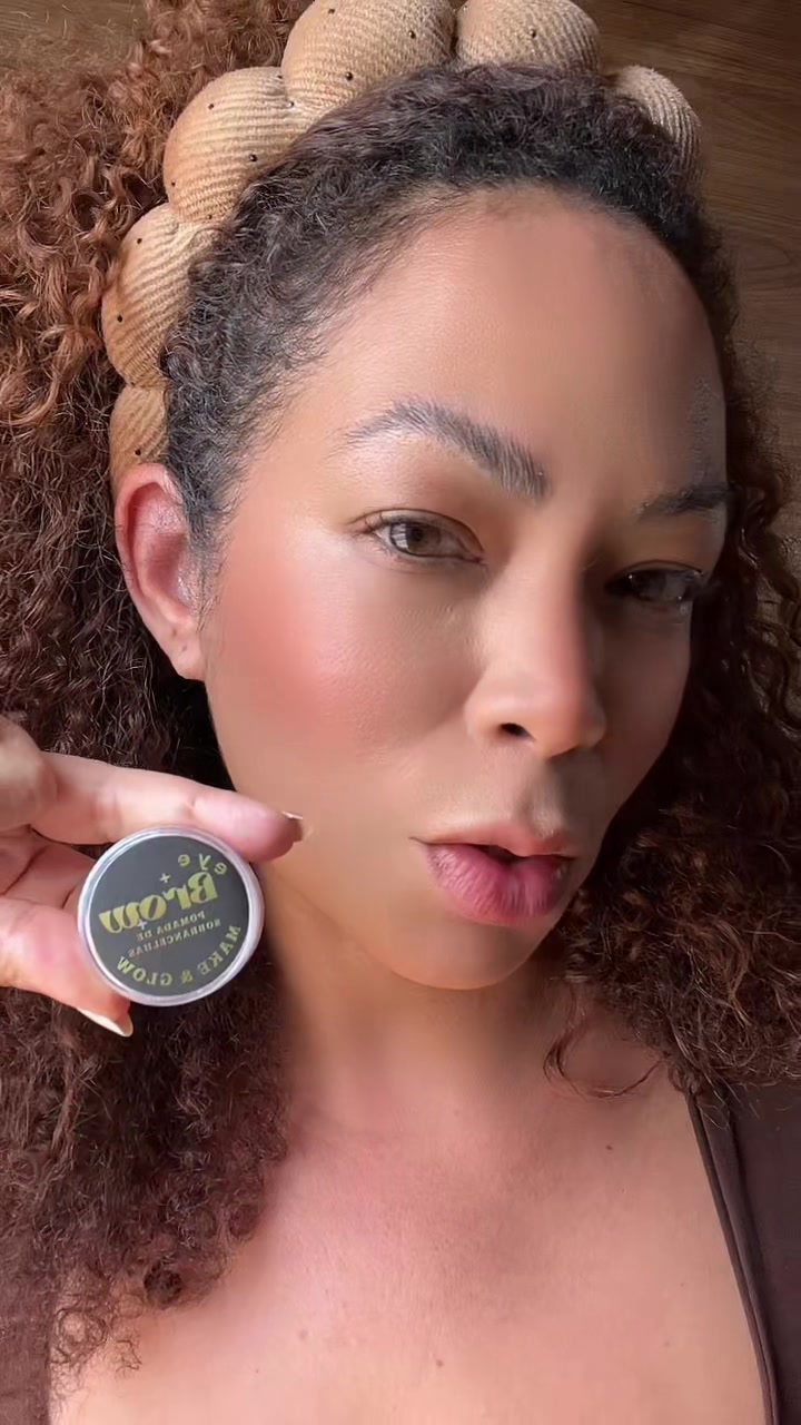 @kellycoimbras