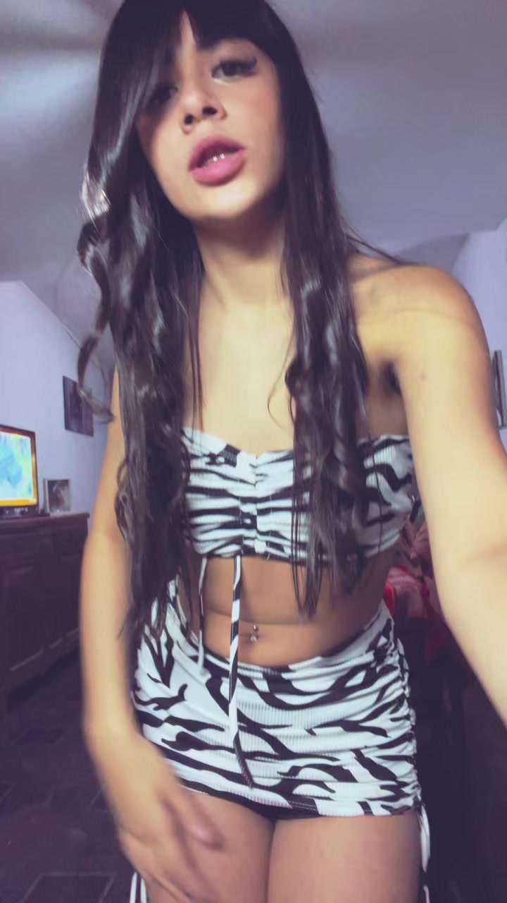 @julyy.lopez__