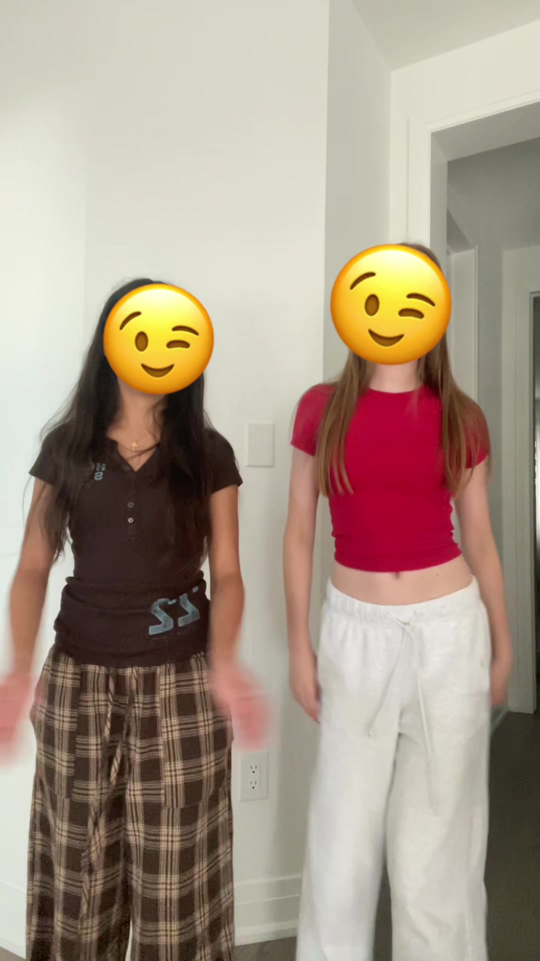 @faceless_twinss