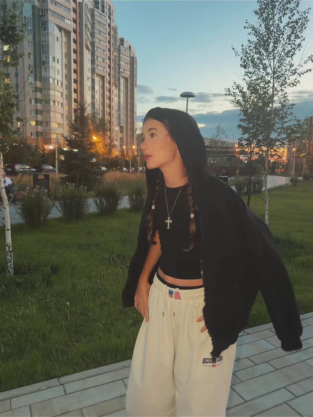 @Alisa🪽