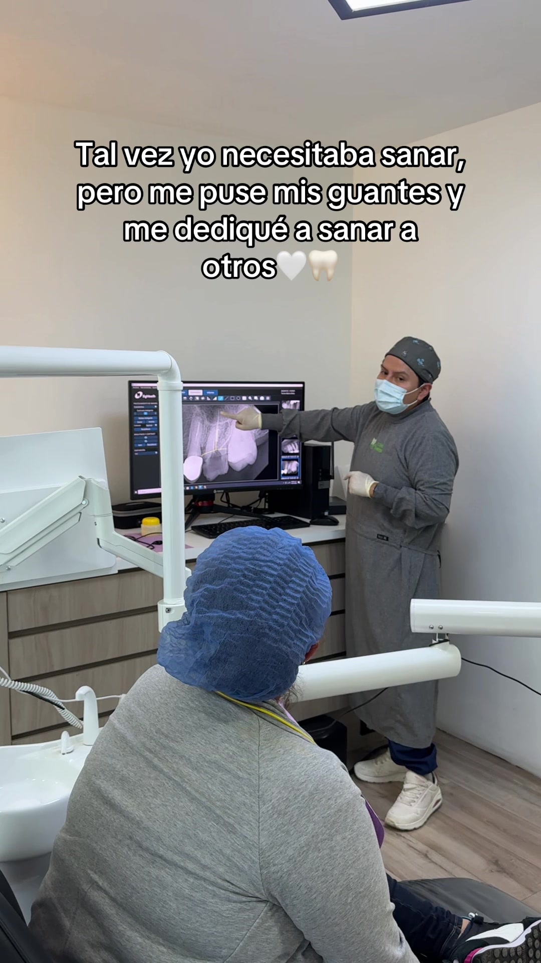 @Odont&oacute;logo Adri&aacute;n Chamba