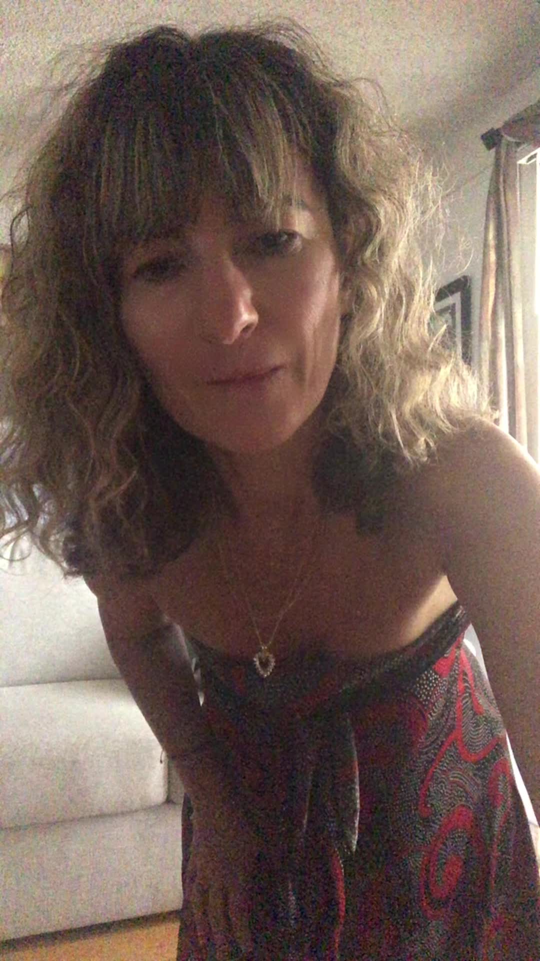 @Bella