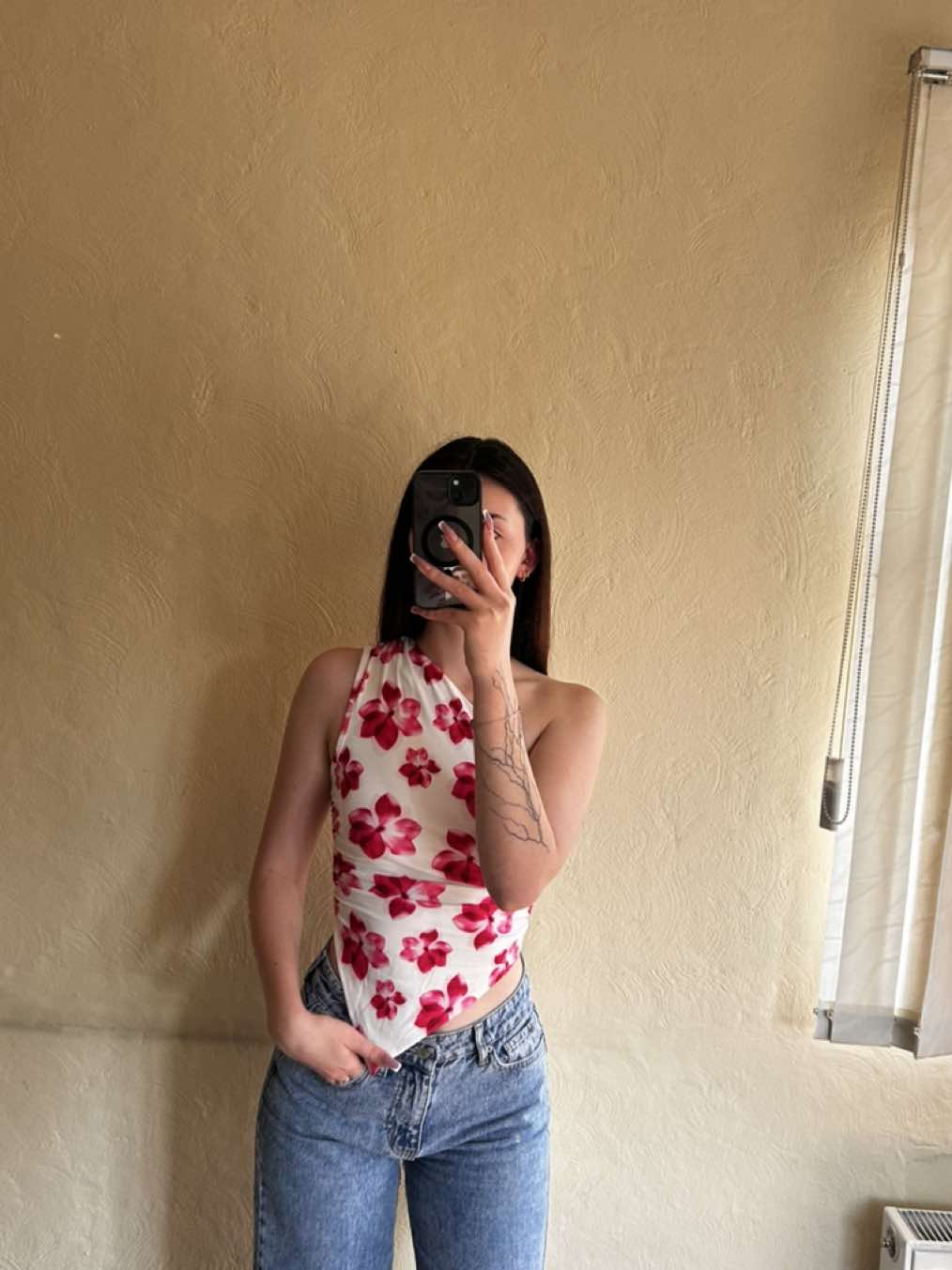 @𝓡.🦦