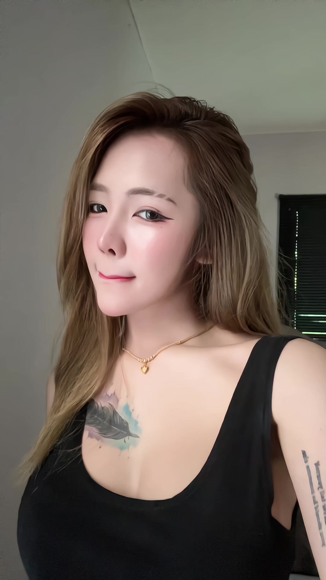 @นุ่น&lsquo;นีออนช่องขายของ