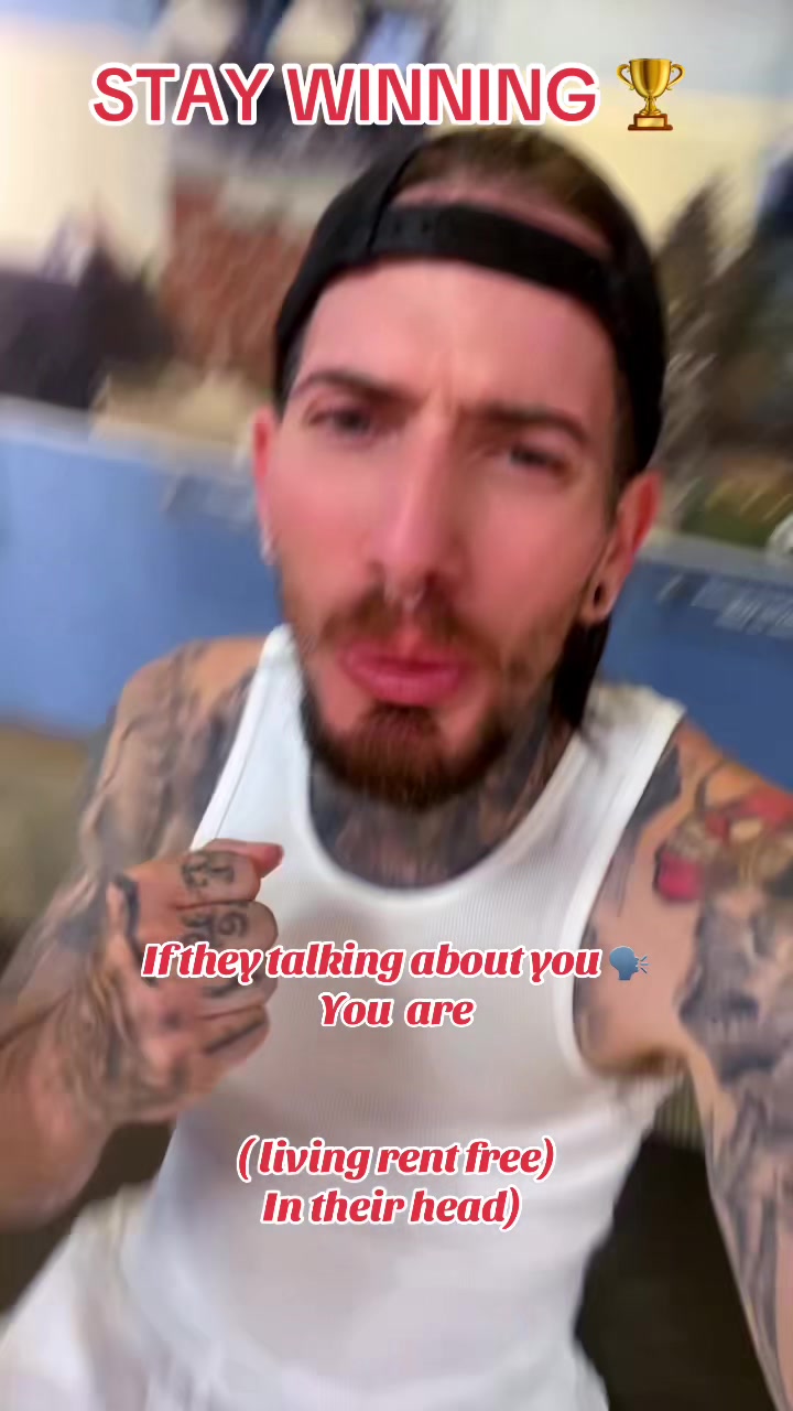 @Hollywood87