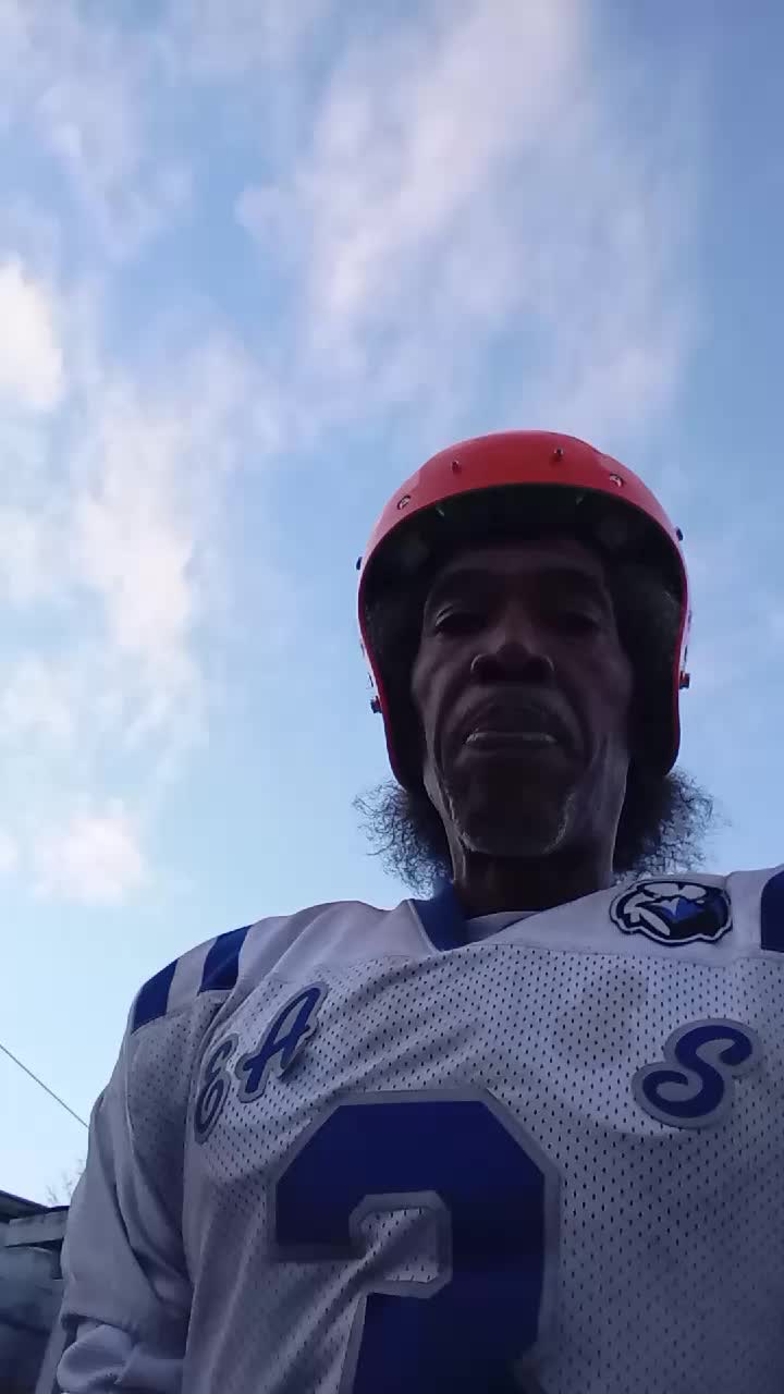 @ComedianArnesto