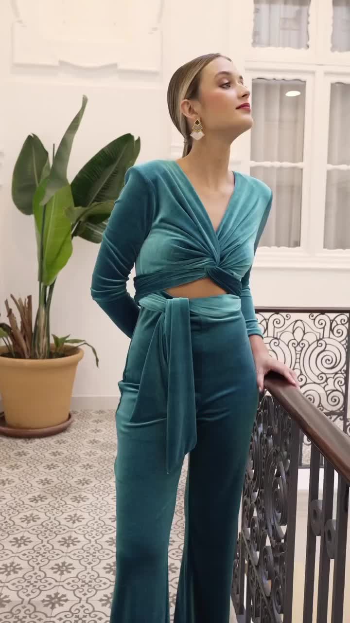 @Ella_Stewart