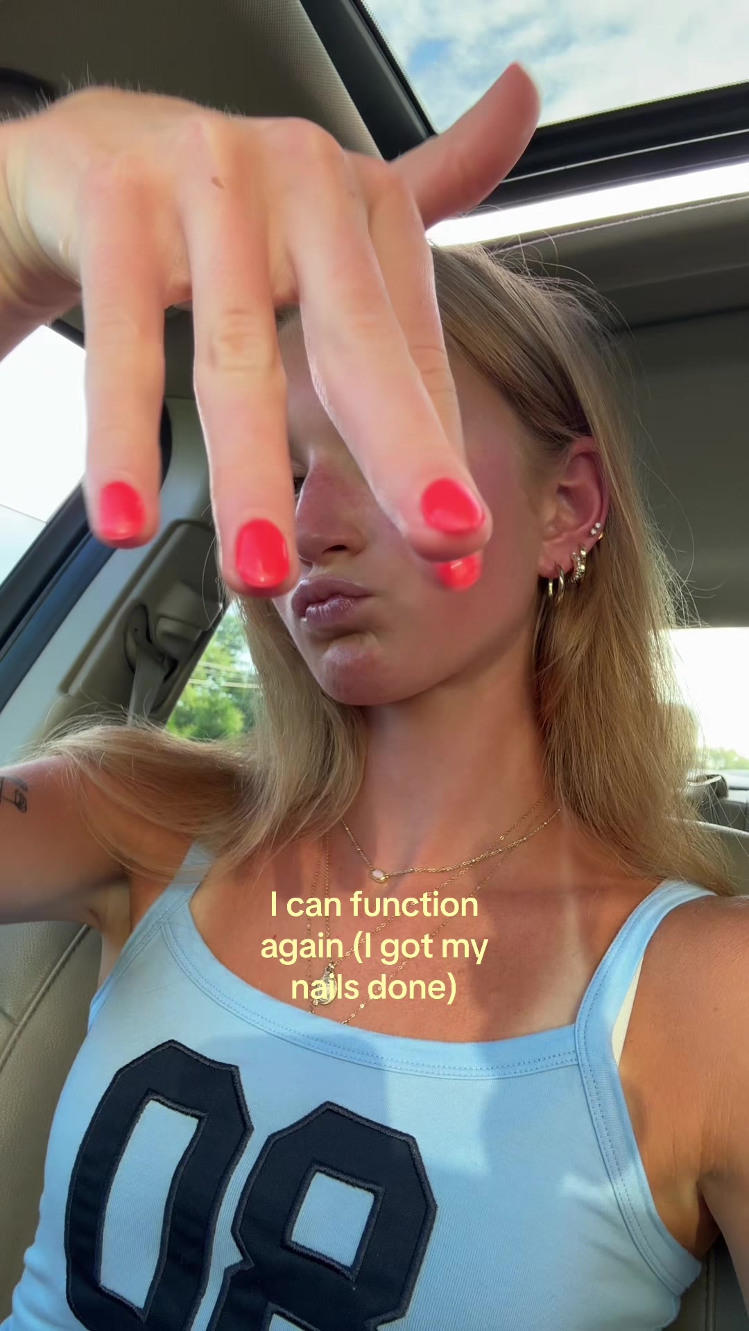 @Ava