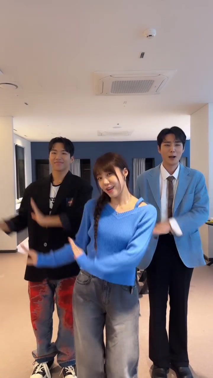@artist_eunji archives🐶