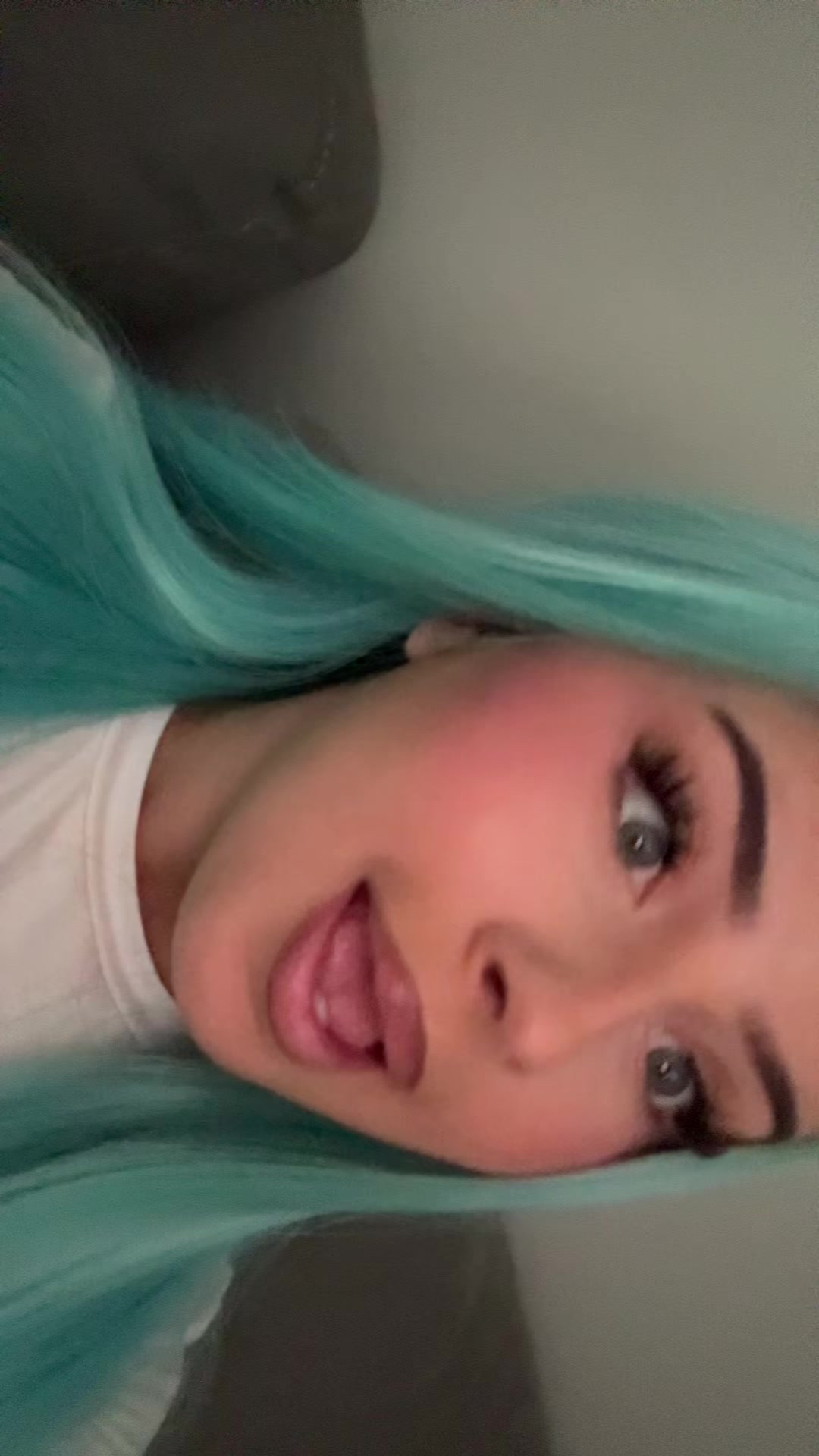 @🌩️