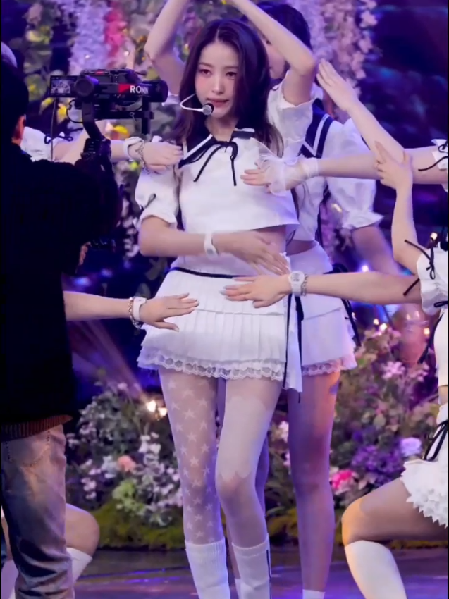 @Kpop_fancams:)