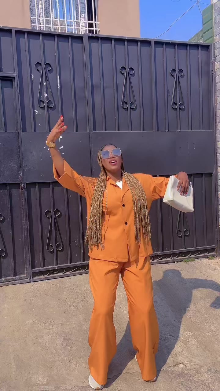 @Muanabilaka.com
