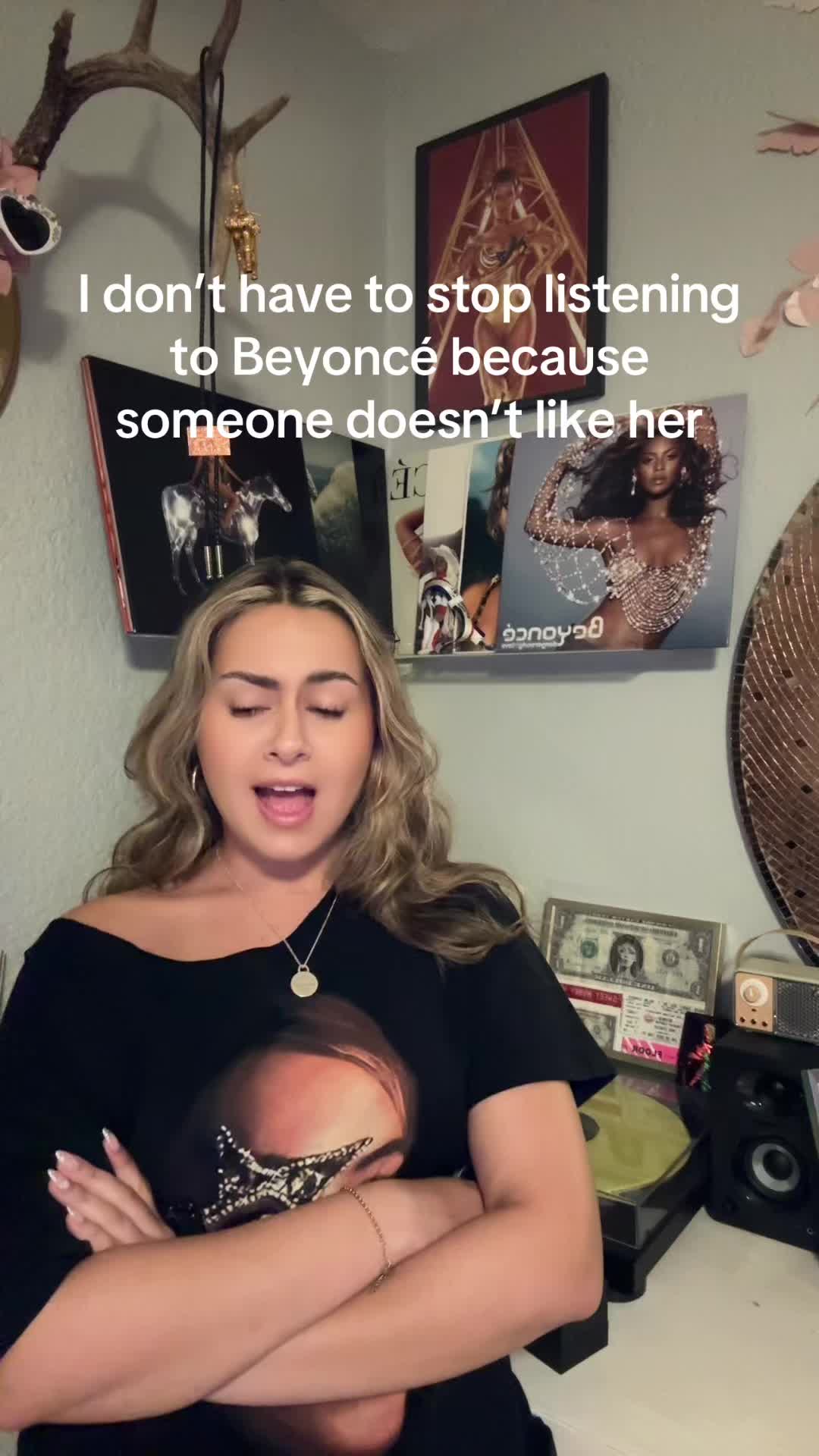 @Claireyoncé 🐝