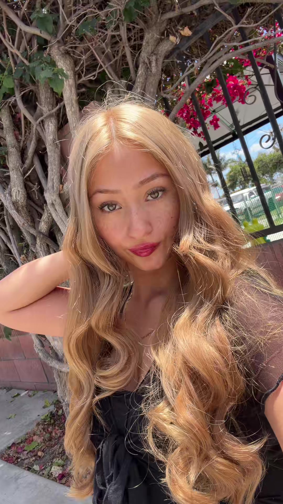 @x.anya